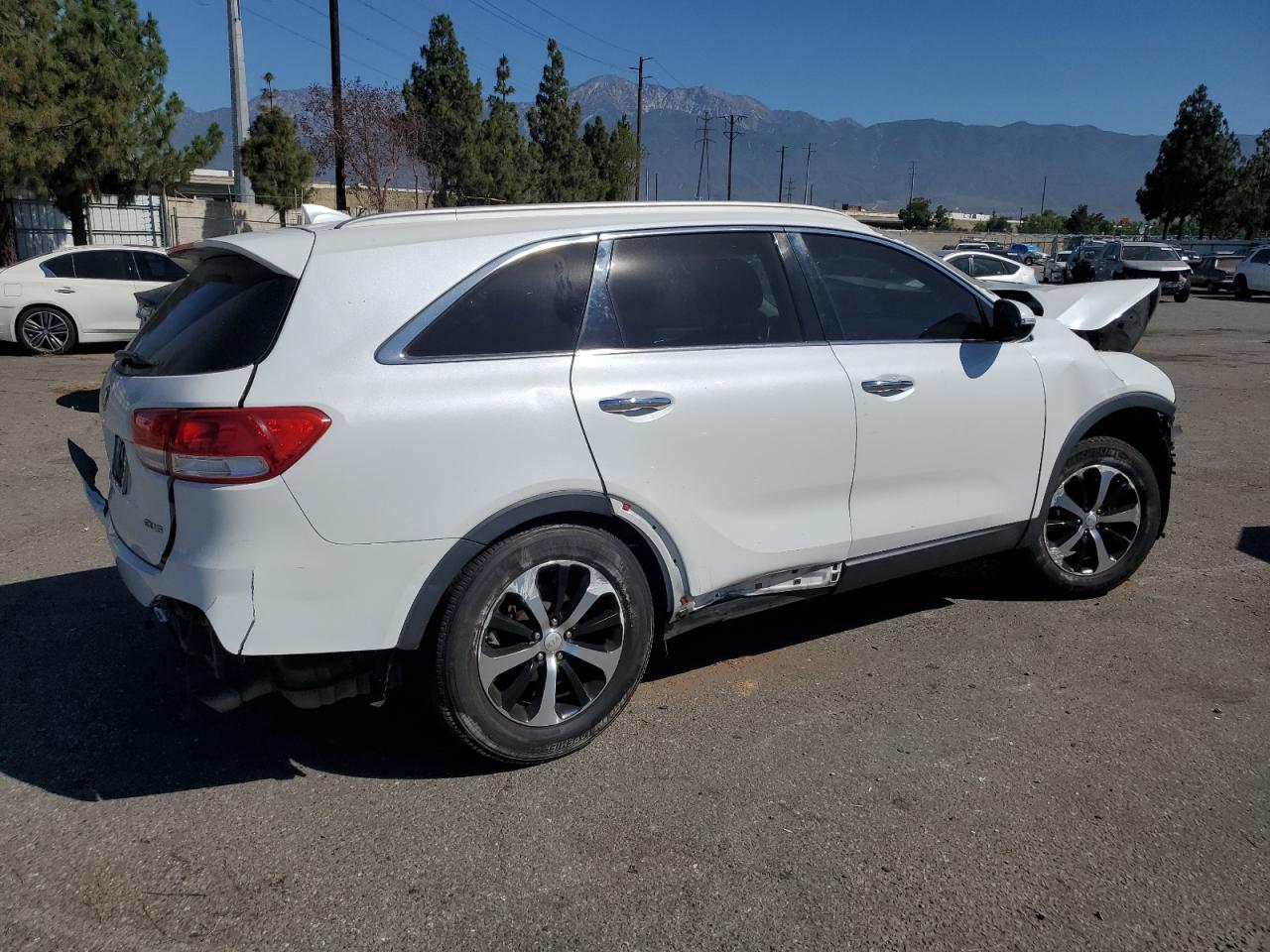2016 Kia Sorento Ex - Image 3
