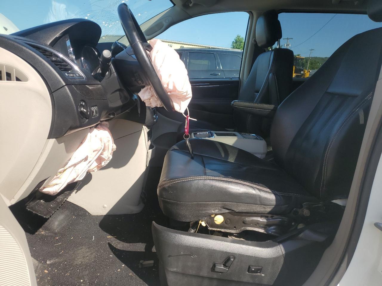 2012 Chrysler Town & Country Touring - Фото 7