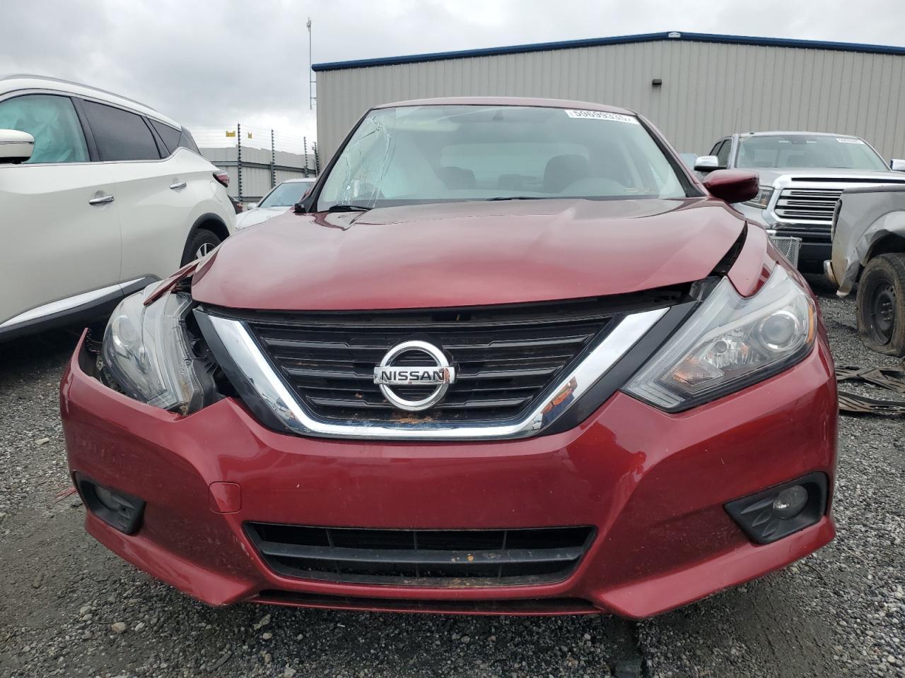 2018 Nissan Altima - Image 5