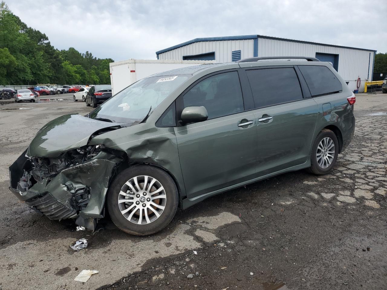 2020 Toyota Sienna Xle