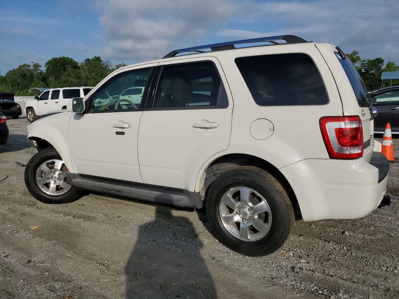 2011 Ford Escape Limited - Фото 2