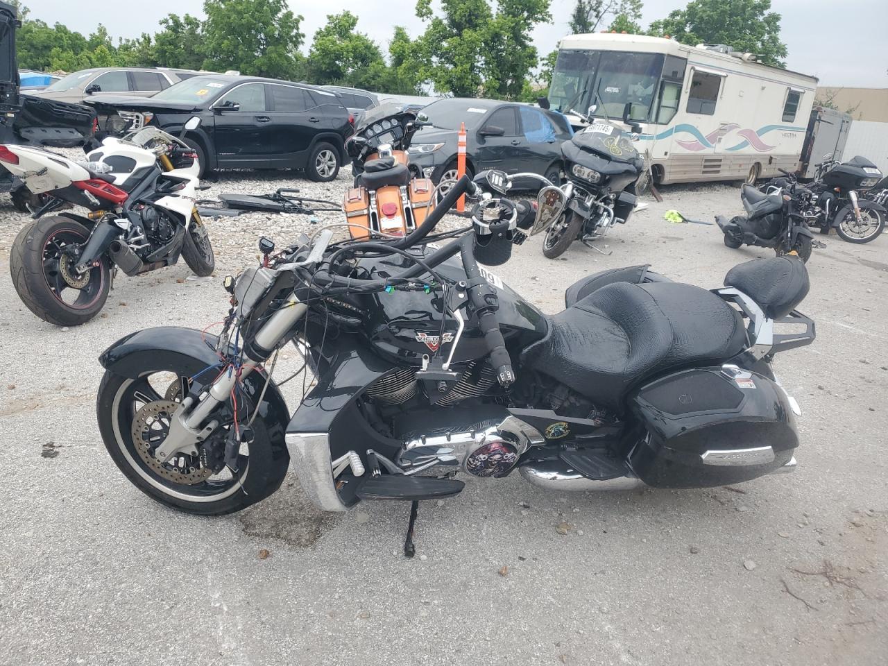 2011 Victory Motorcycles Cross Country Standard - Фото 3