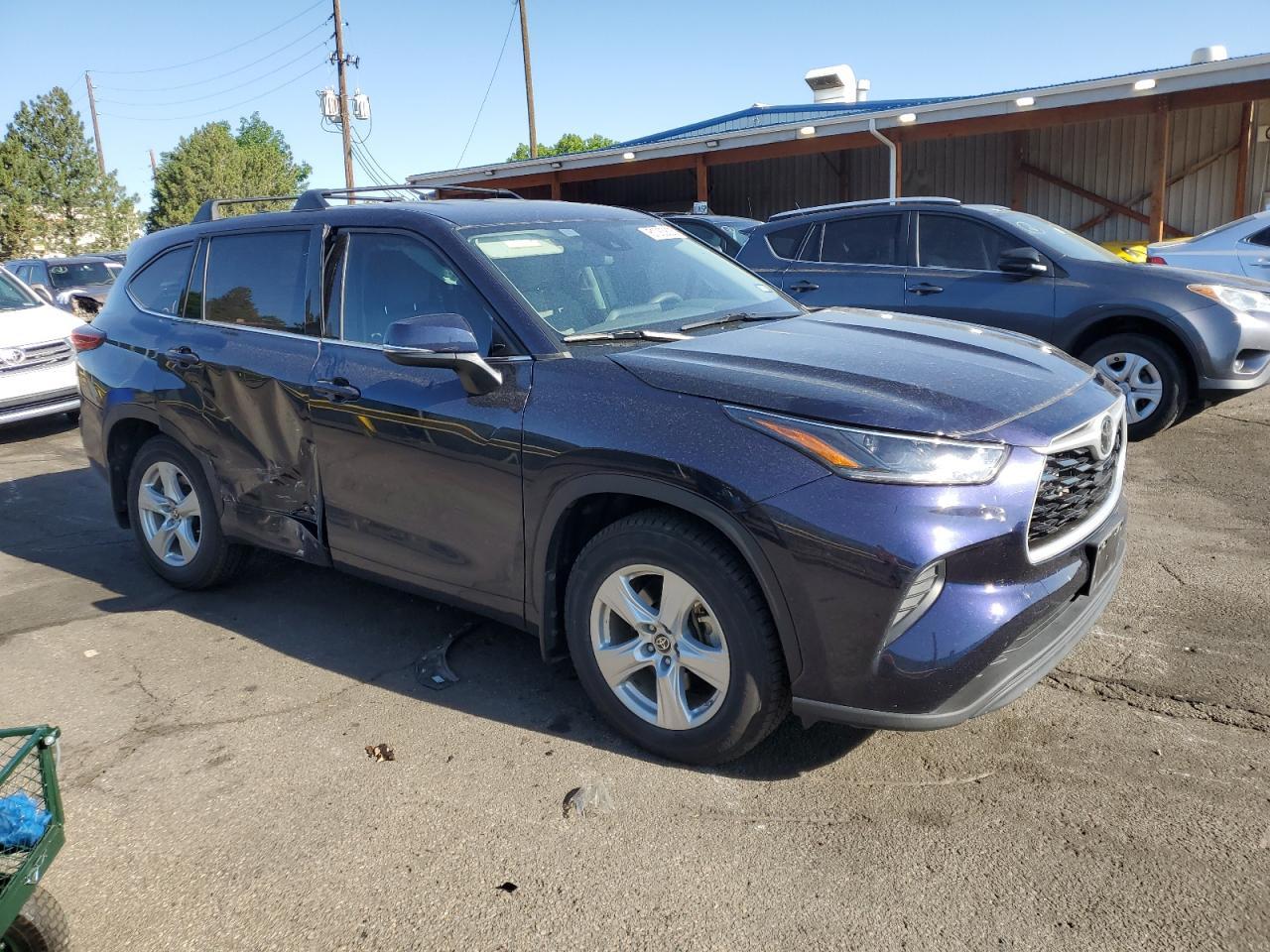2021 Toyota Highlander L - Image 4