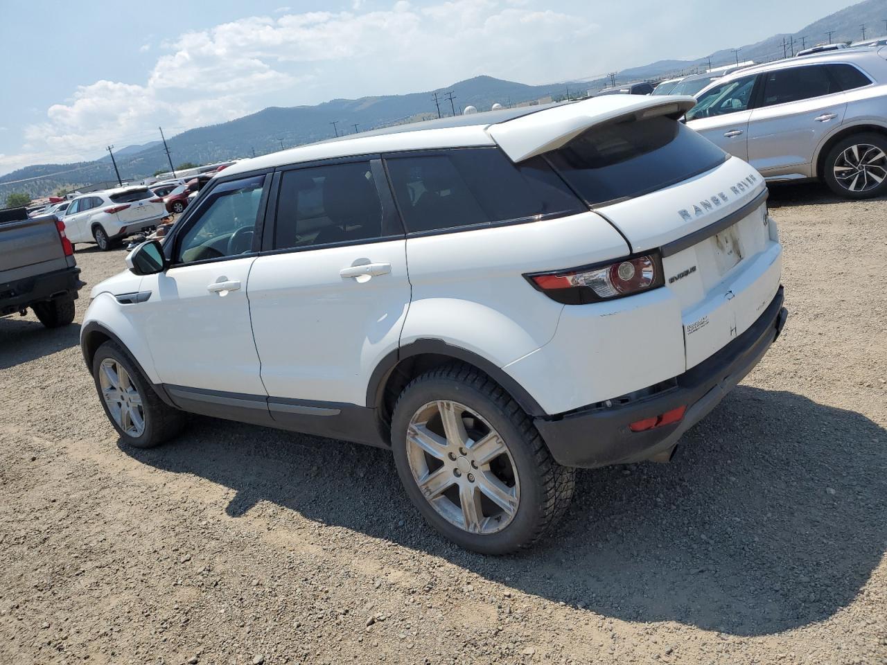 2015 Land Rover Range Rover Evoque Pure Plus - Image 2