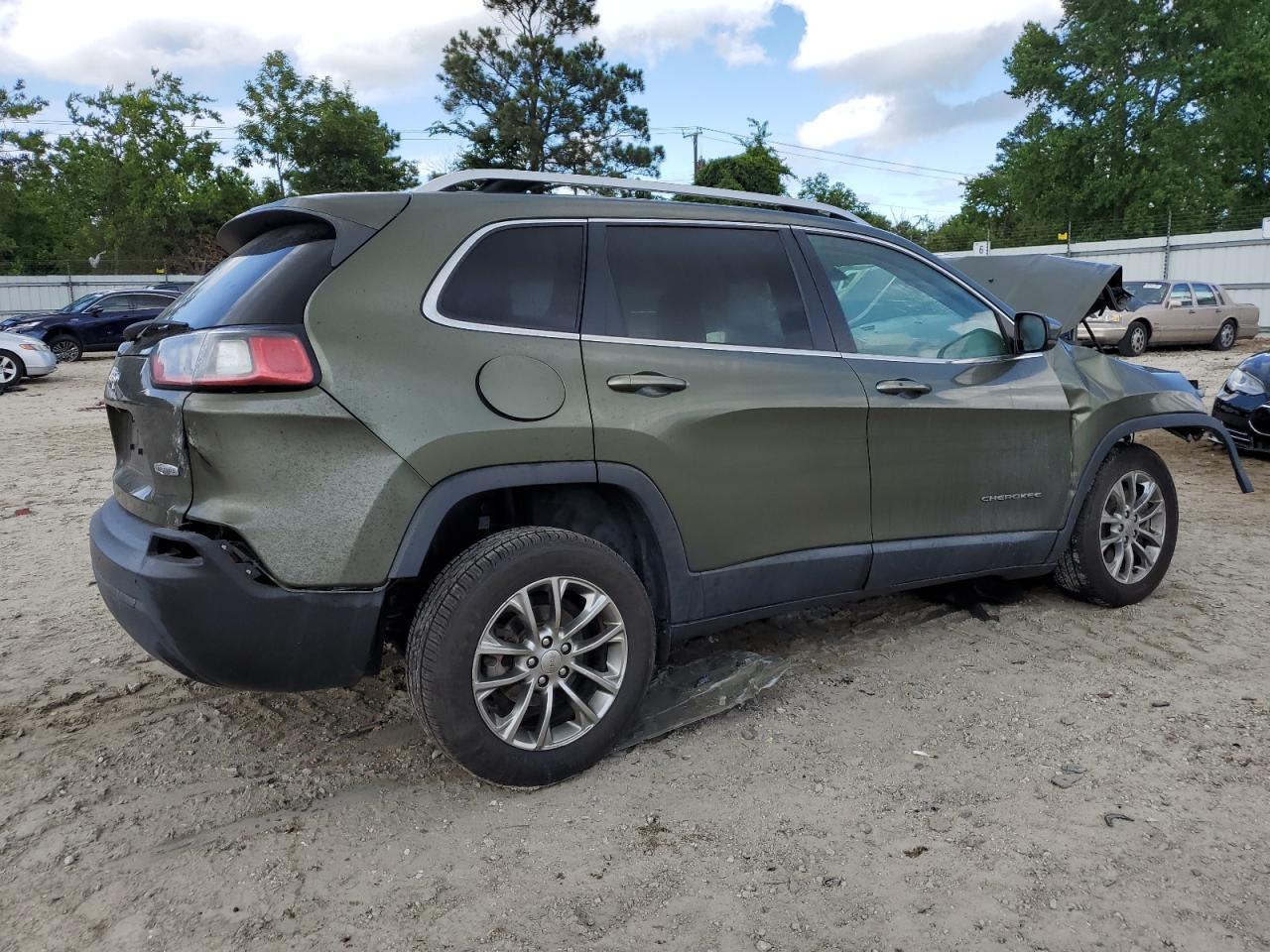 2019 Jeep Cherokee Latitude Plus - Image 3