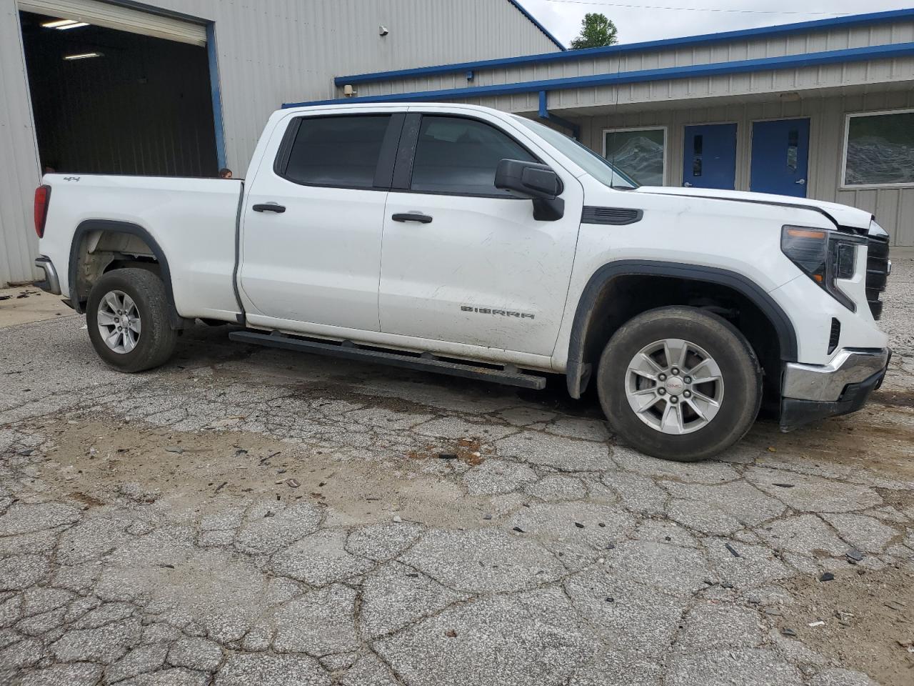2023 GMC Sierra K1500 - Image 4