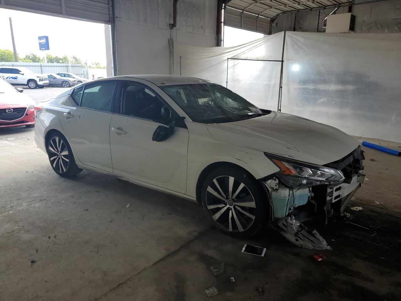 2020 Nissan Altima Sr - Фото 4