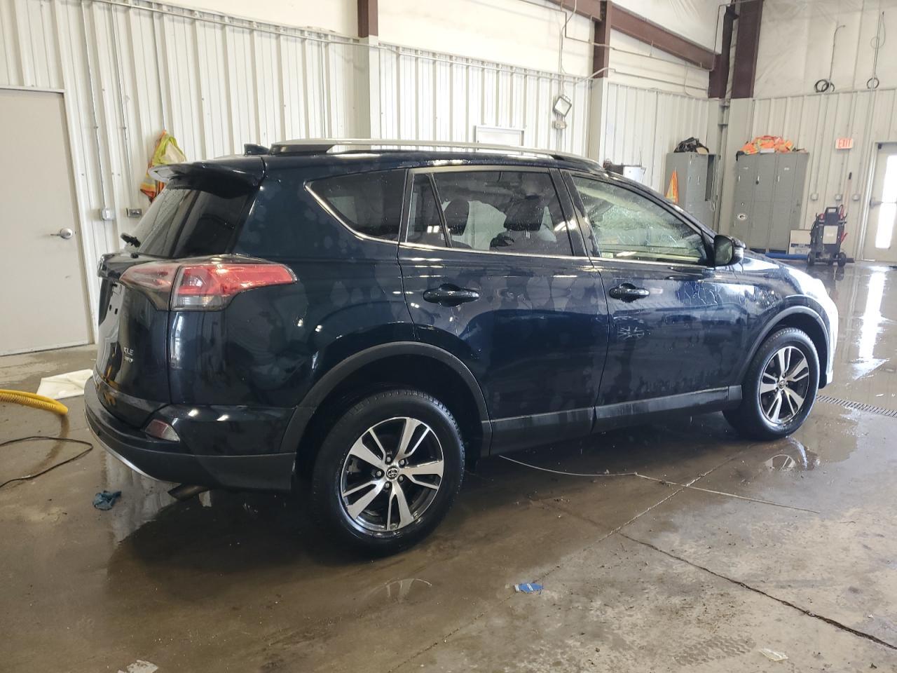 2017 Toyota Rav4 Xle - Image 3