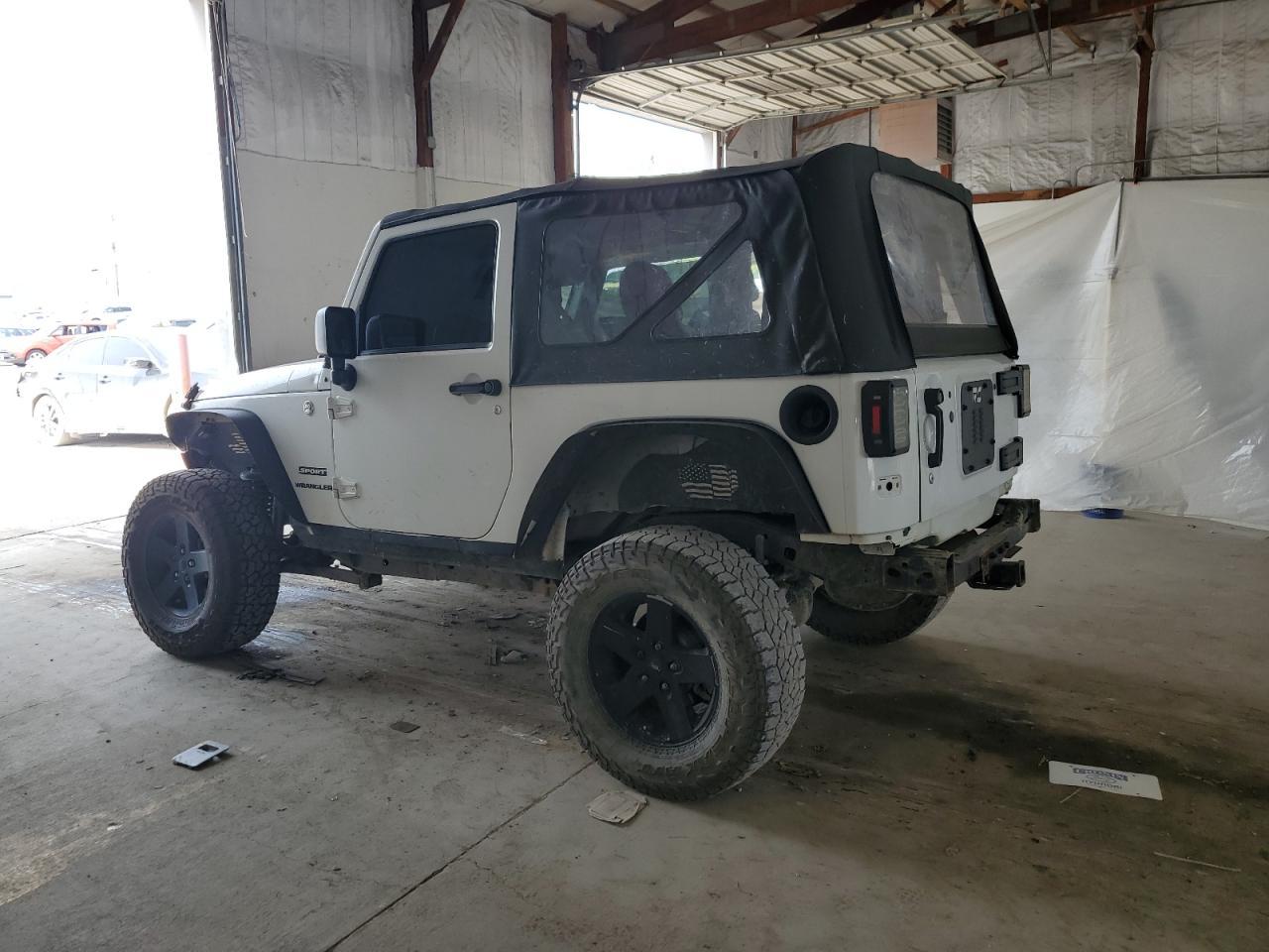 2013 Jeep Wrangler Sport - Фото 2