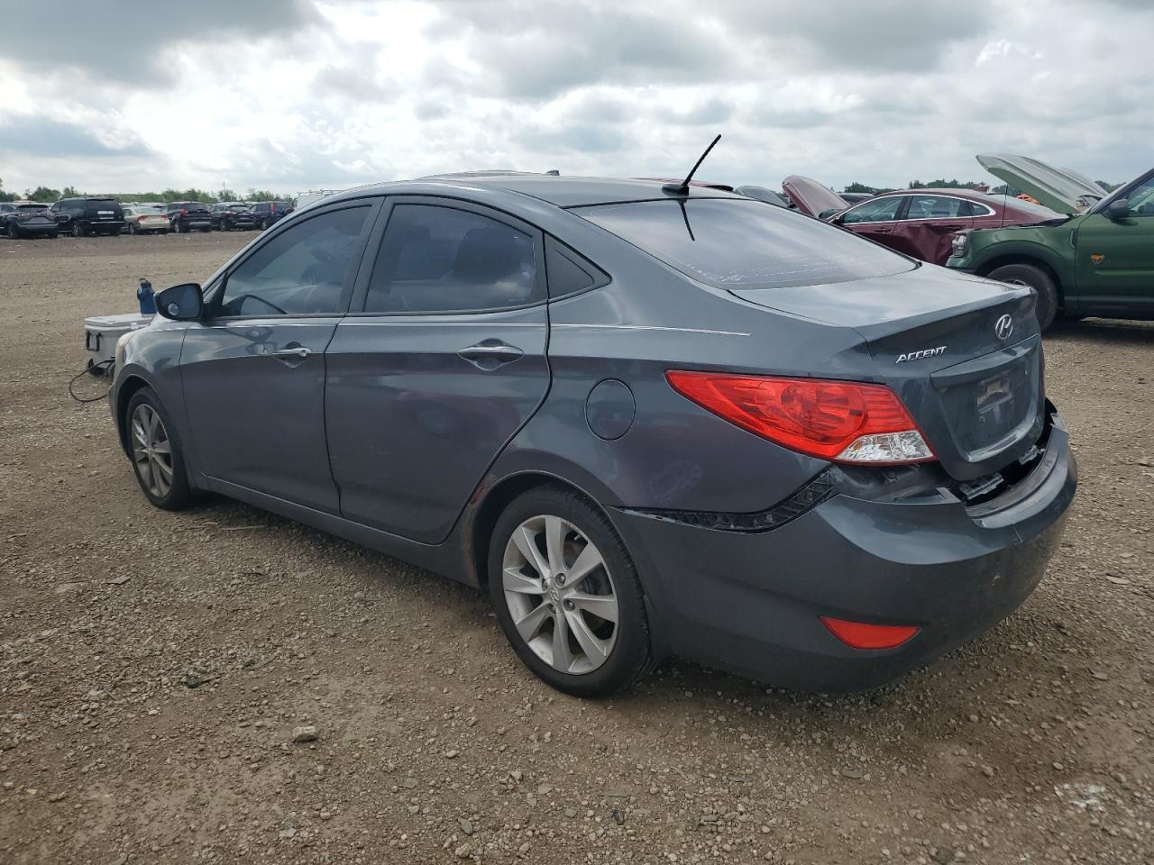 2012 Hyundai Accent Gls - Фото 2