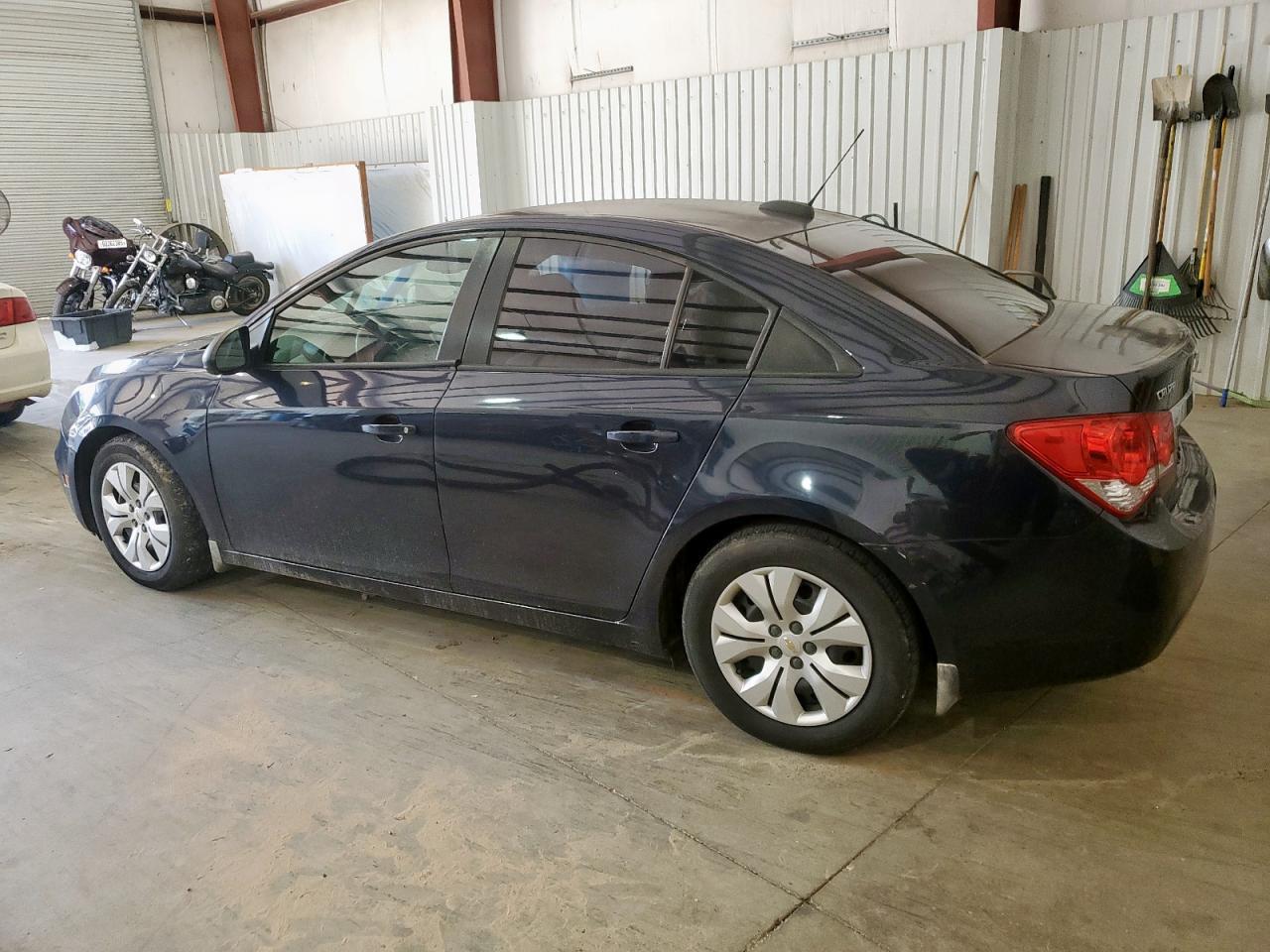 2015 Chevrolet Cruze Ls - Фото 2