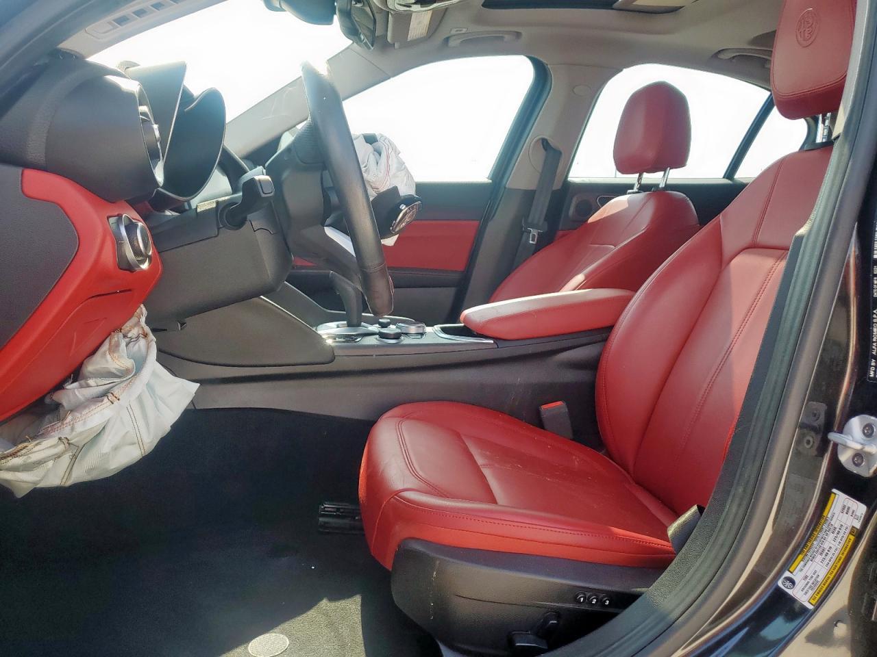 2021 Alfa Romeo Giulia Ti - Фото 7