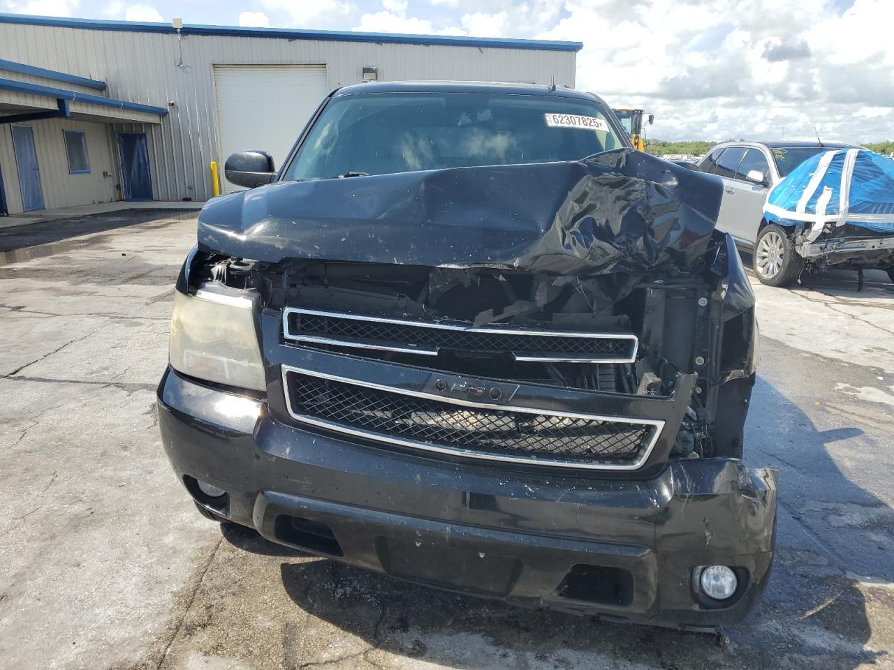 2011 Chevrolet Suburban K1500 Lt - Image 5