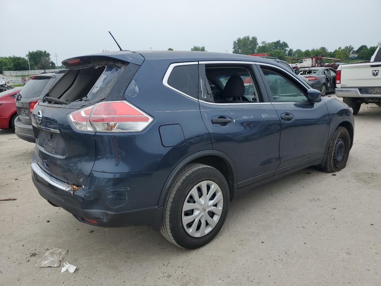 2016 Nissan Rogue S - Фото 3