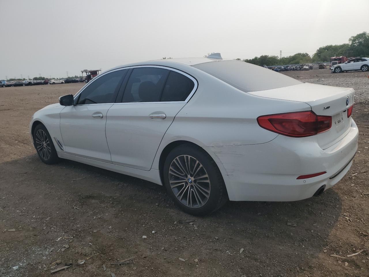 2018 BMW 530 Xi - Image 2