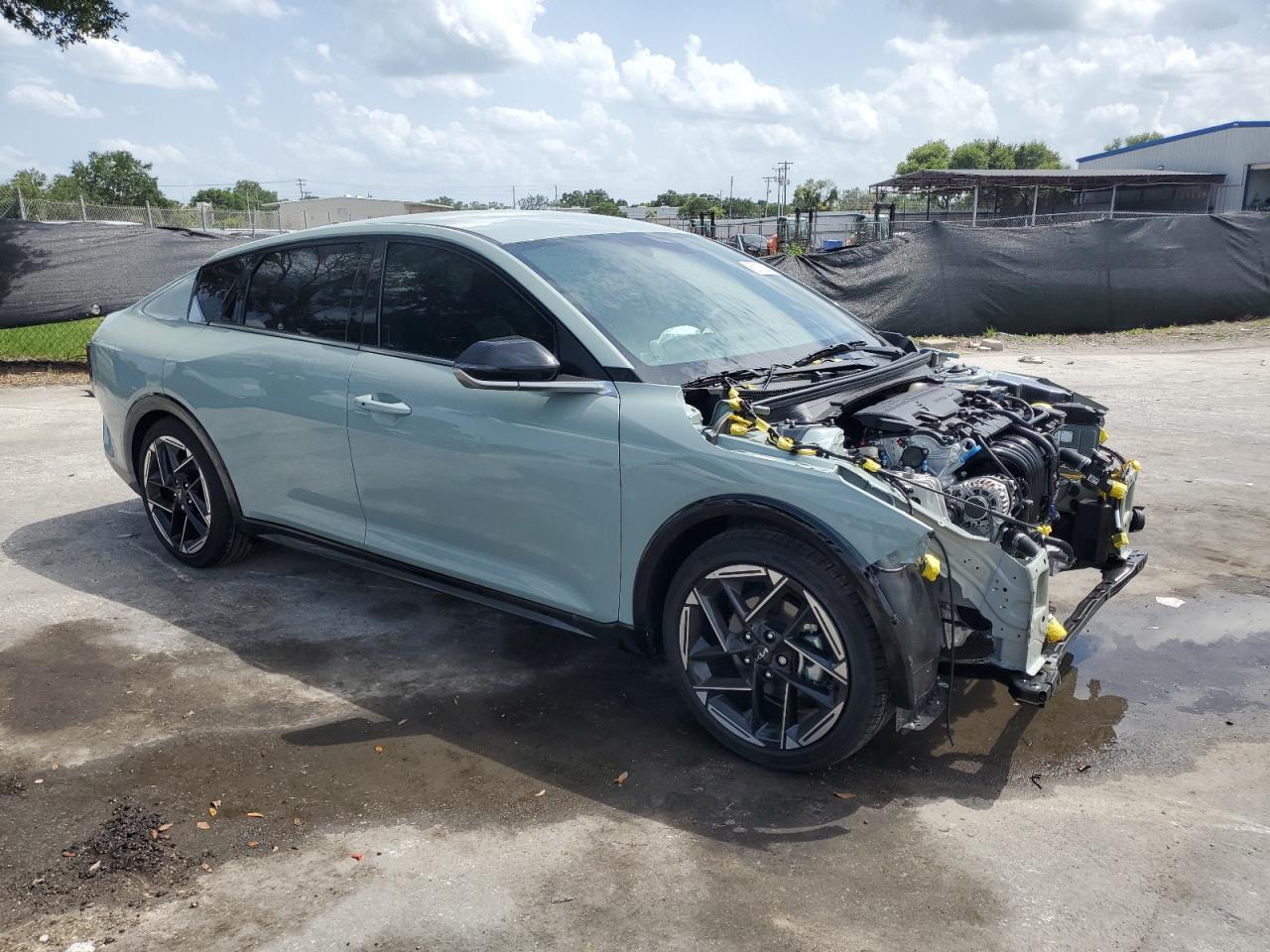 2025 Kia K4 Gt Line - Image 4