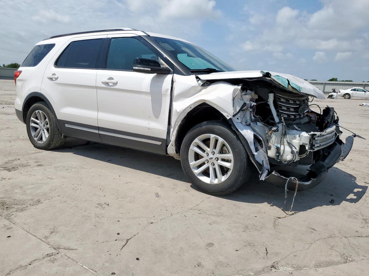 2017 Ford Explorer Xlt - Фото 4