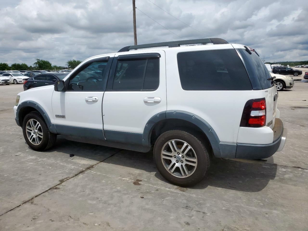 2007 Ford Explorer Xlt - Image 2