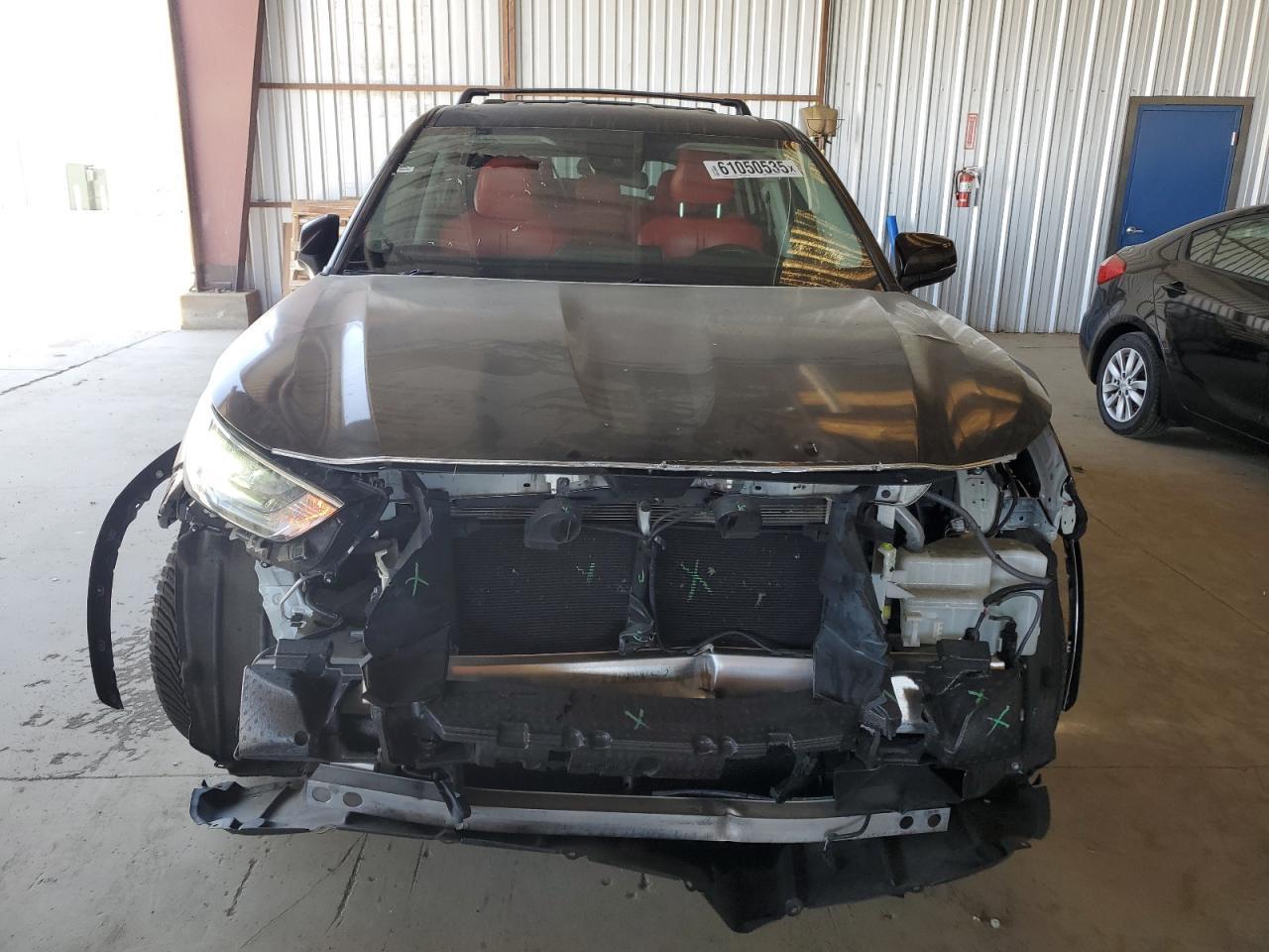 2020 Toyota Highlander L - Image 5