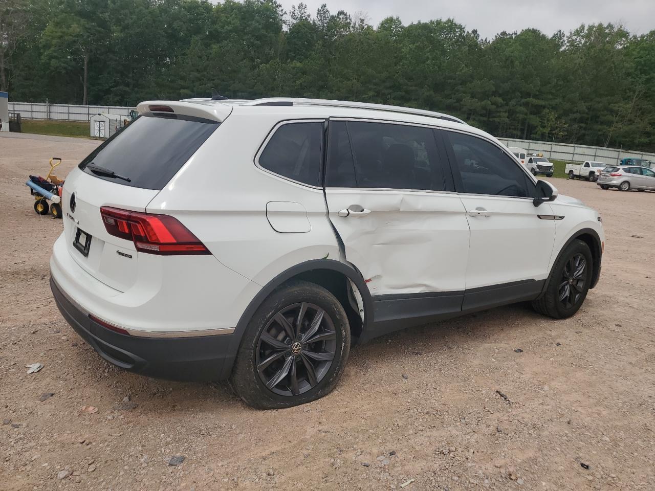 2022 Volkswagen Tiguan Se - Фото 3
