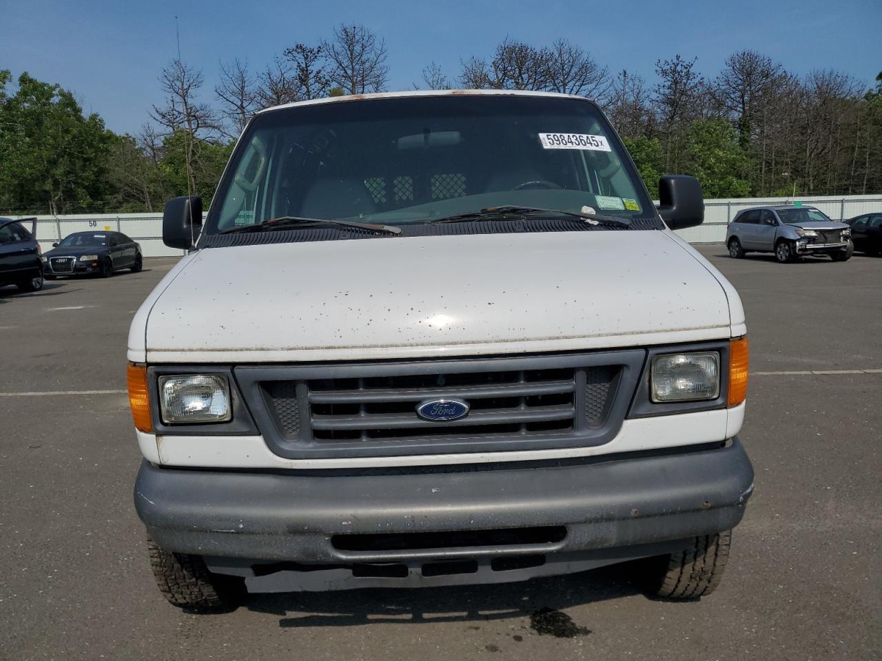 2004 Ford Econoline E250 Van - Фото 5