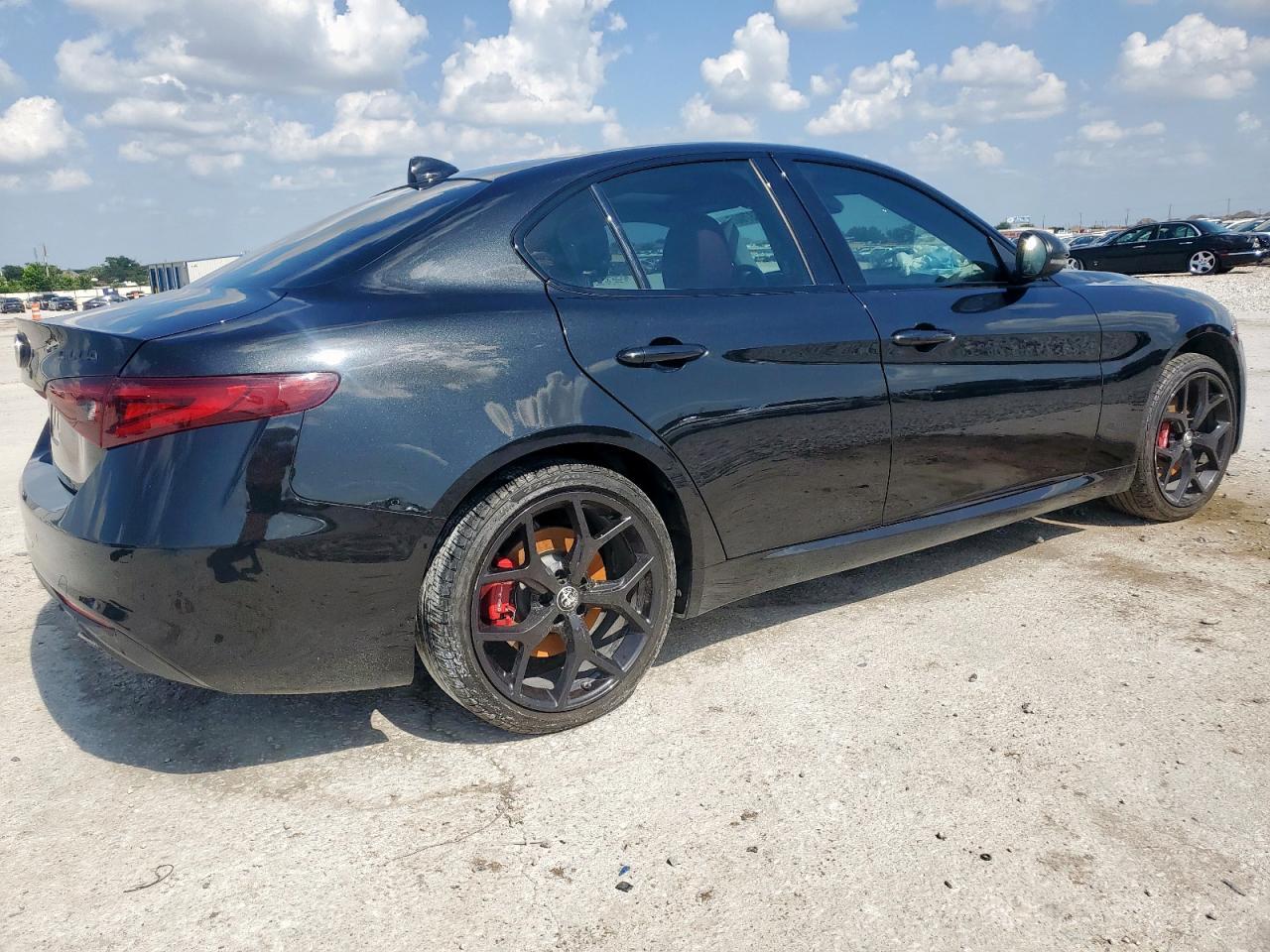 2021 Alfa Romeo Giulia Ti - Фото 3