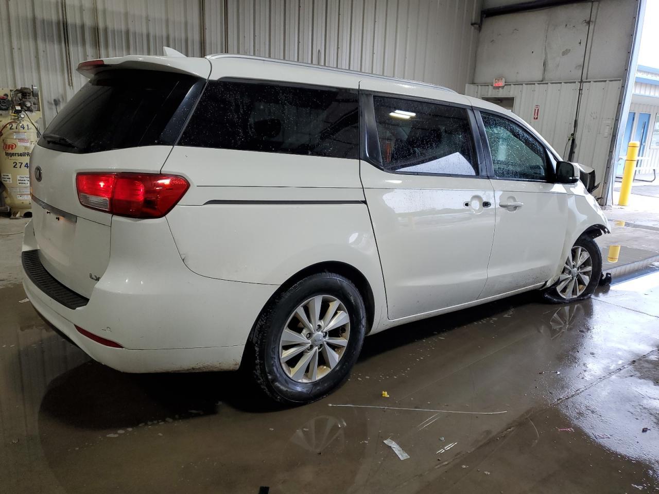 2016 Kia Sedona Lx - Image 3