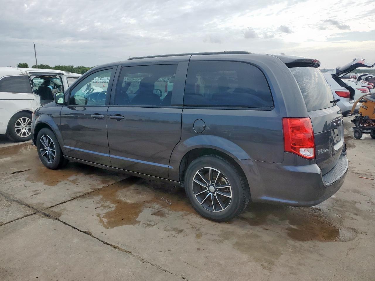 2018 Dodge Grand Caravan Se - Image 2