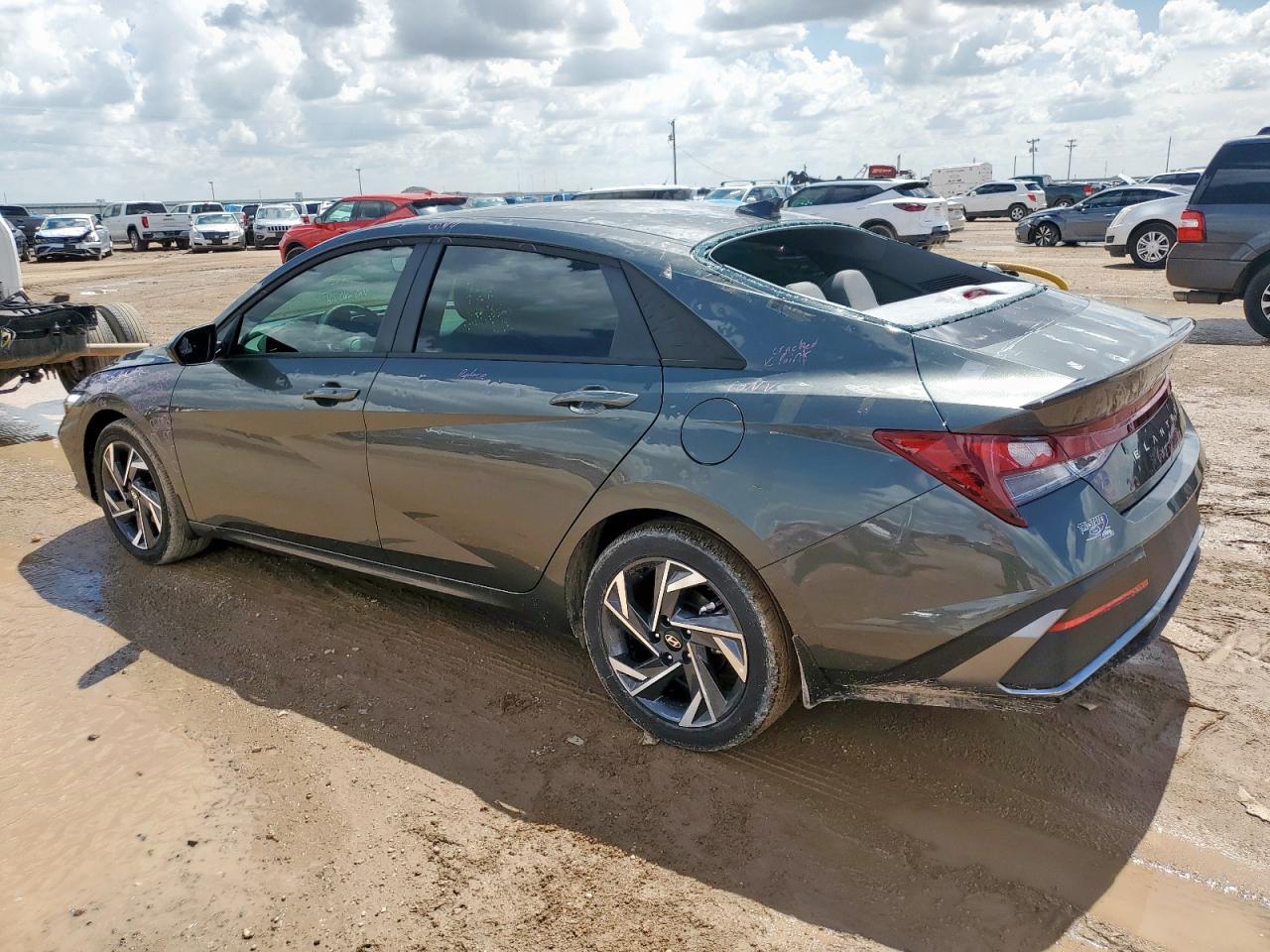 2025 Hyundai Elantra Sel Sport - Фото 2