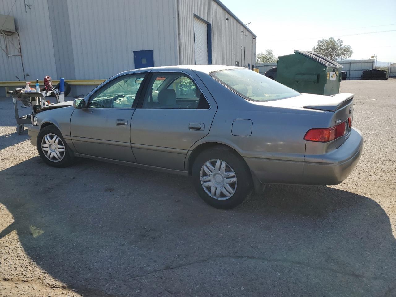 2000 Toyota Camry Le - Фото 2