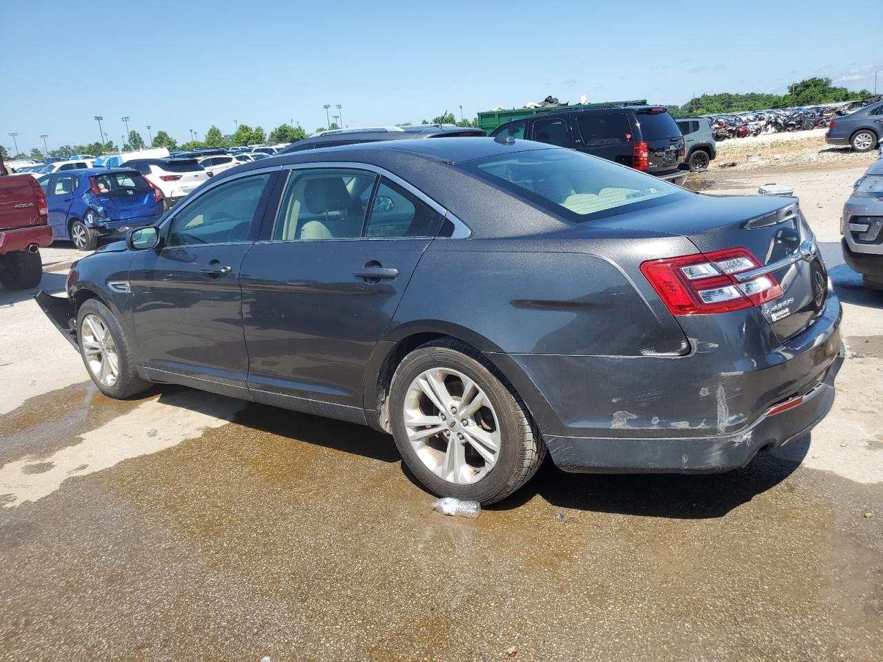 2016 Ford Taurus Se - Фото 2