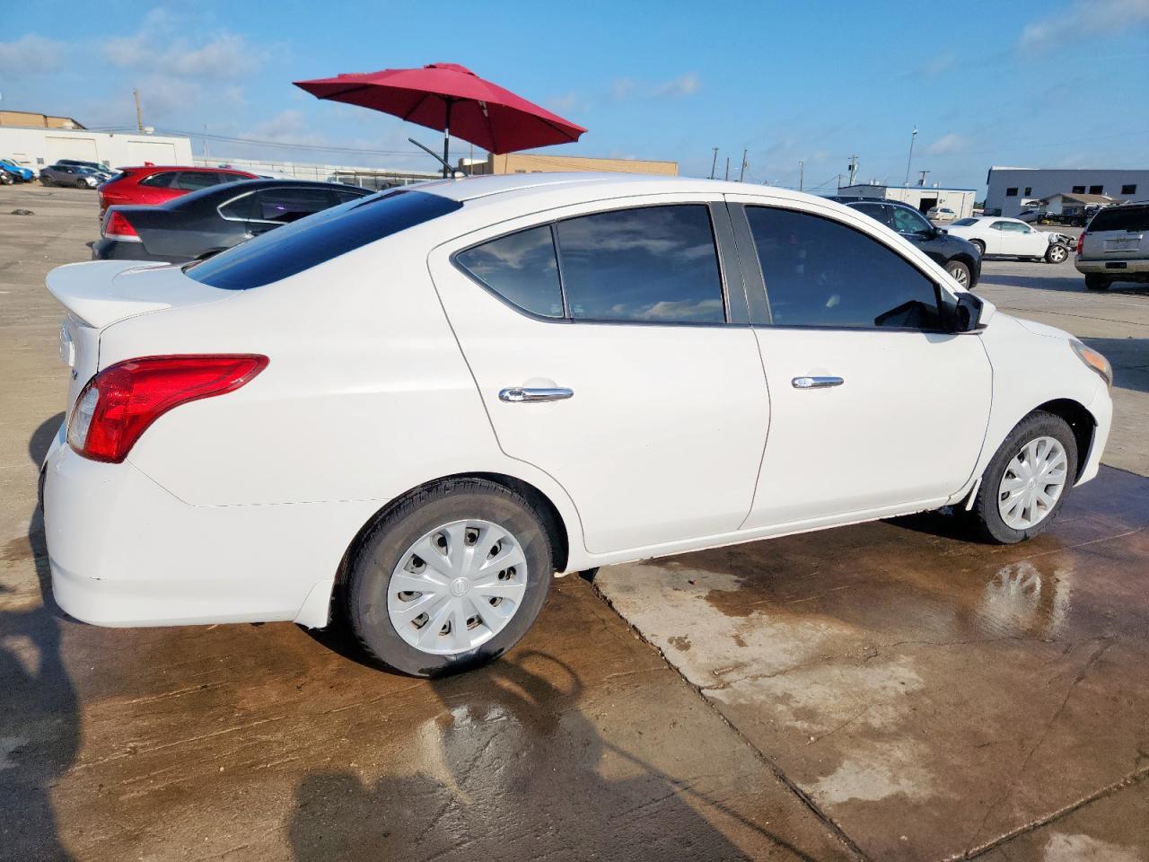 2017 Nissan Versa S - Image 3