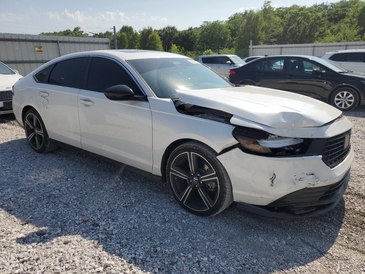 2023 Honda Accord Hybrid Sport - Image 4