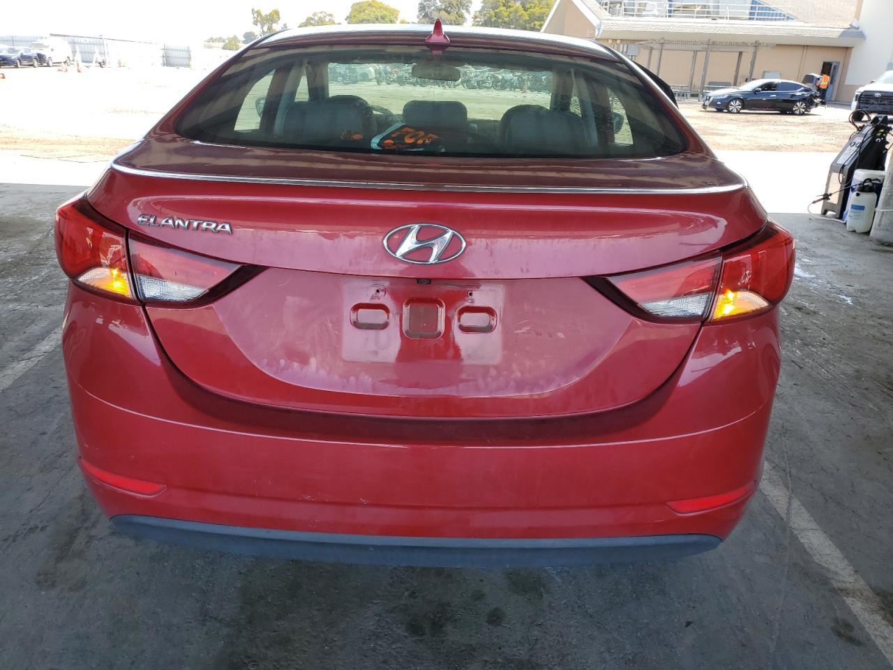 2014 Hyundai Elantra Se - Фото 6