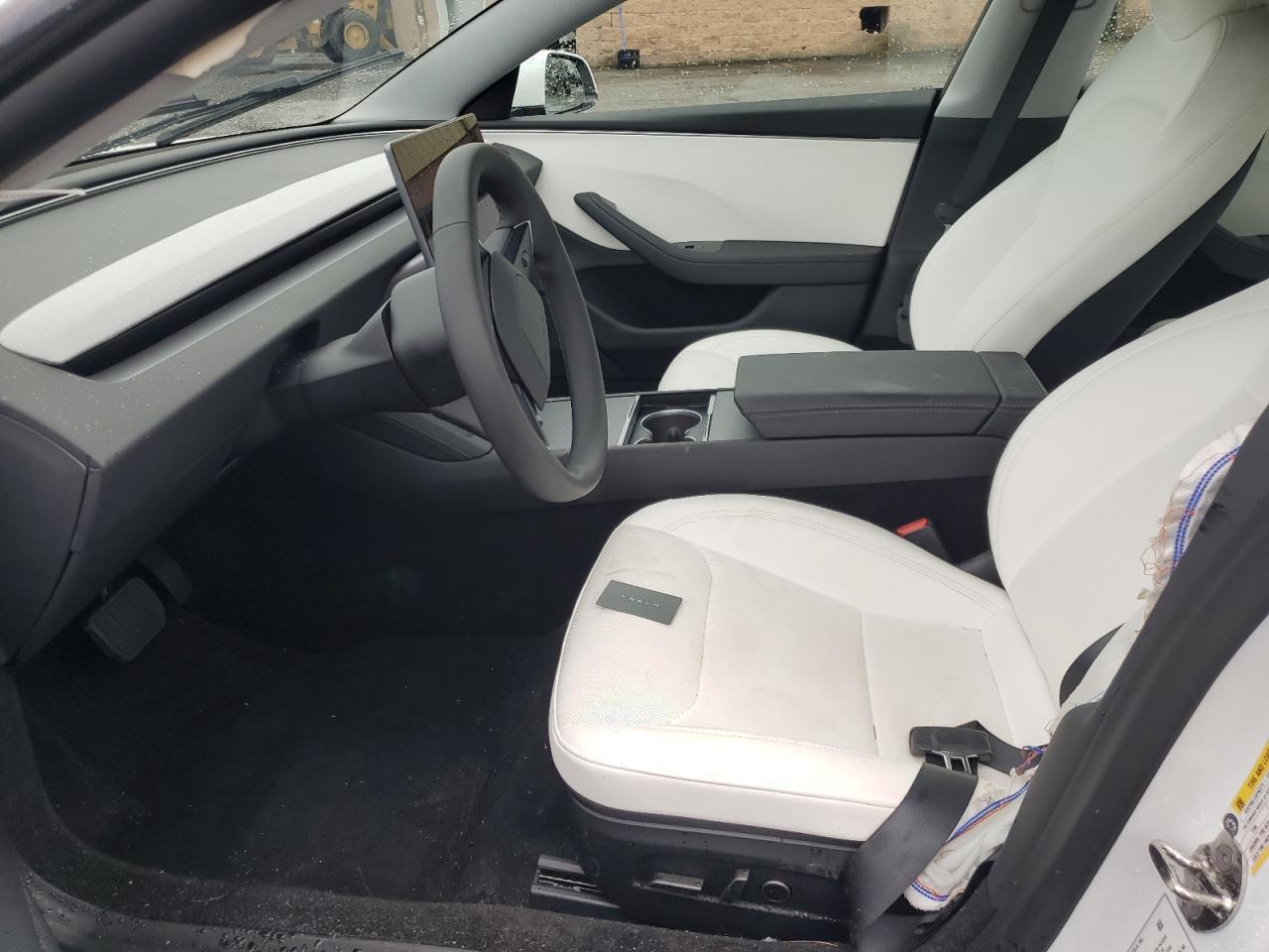 2024 Tesla Model 3 - Image 7