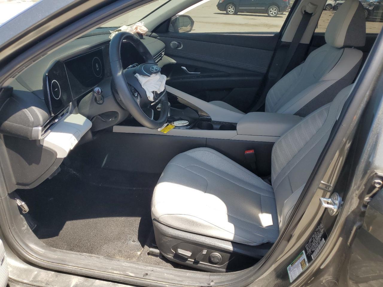 2024 Hyundai Elantra Limited - Image 7