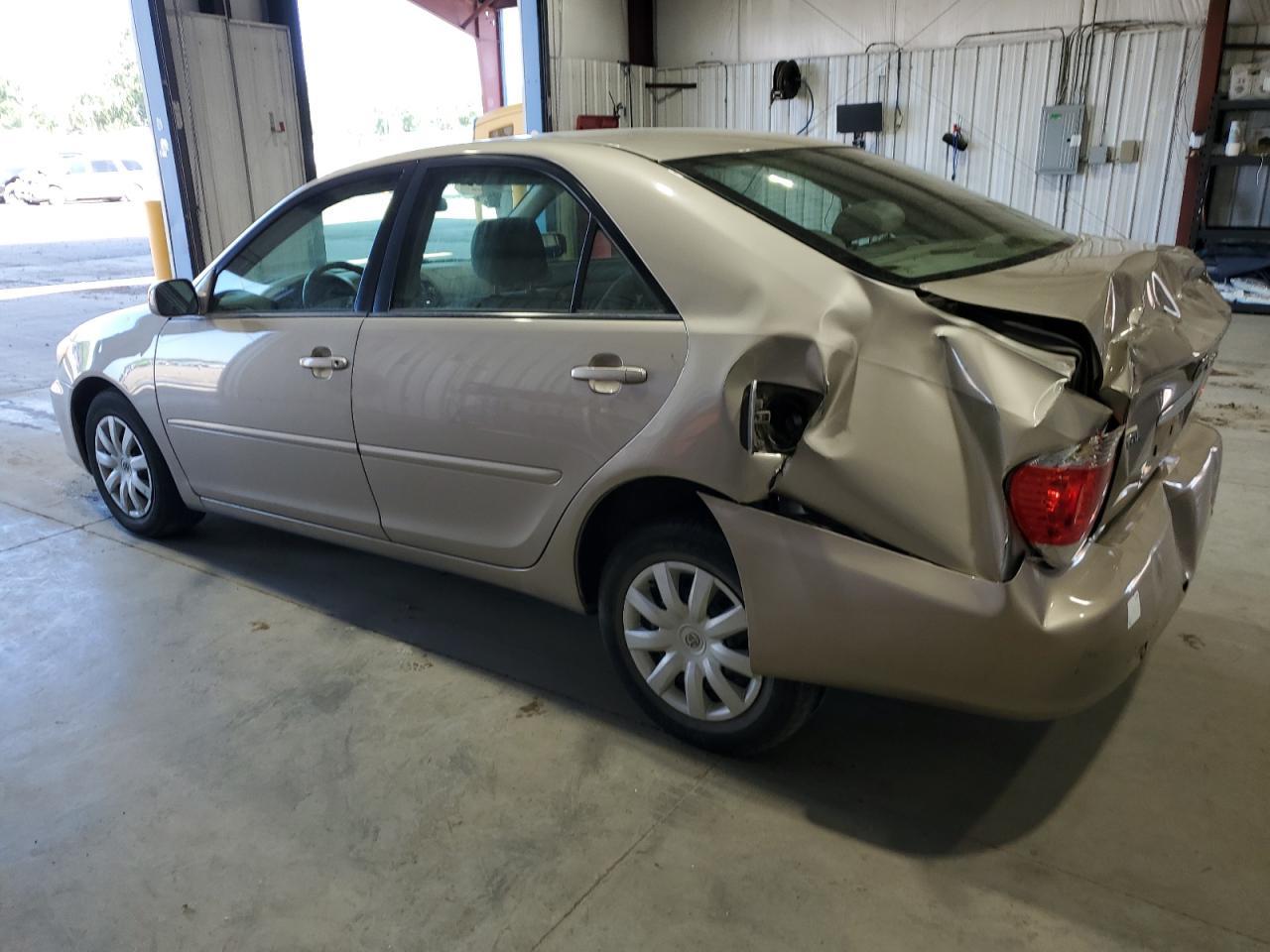 2005 Toyota Camry Le - Фото 2