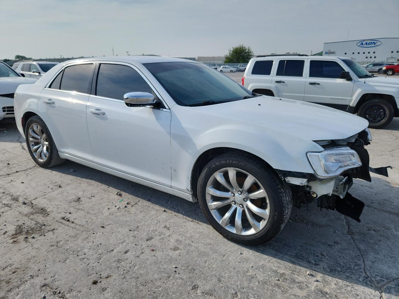2019 Chrysler 300 Touring - Image 4