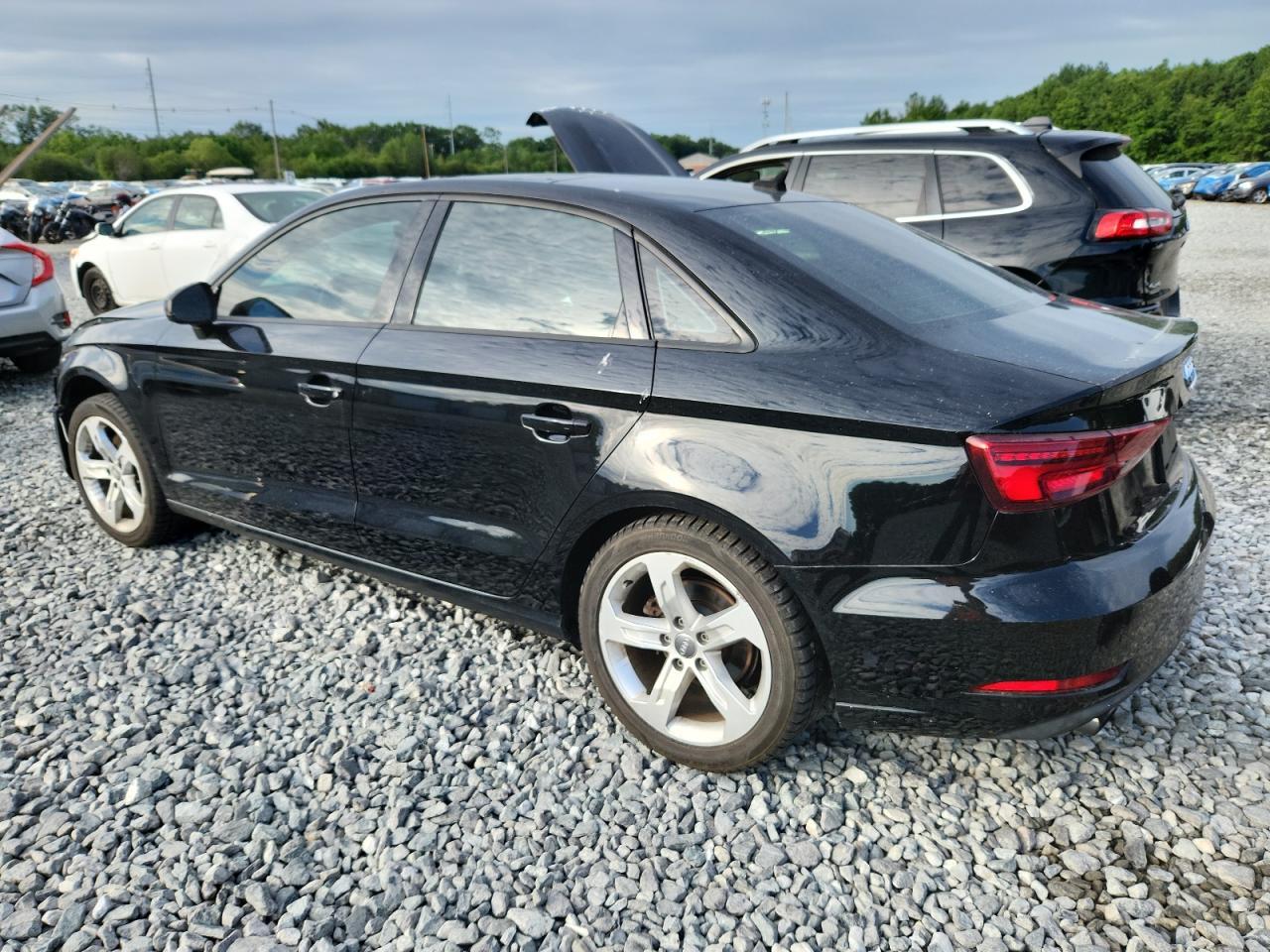 2017 Audi A3 Premium - Фото 2