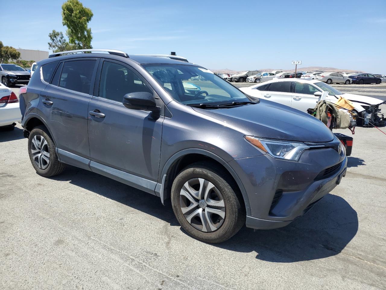 2017 Toyota Rav4 Le - Фото 4