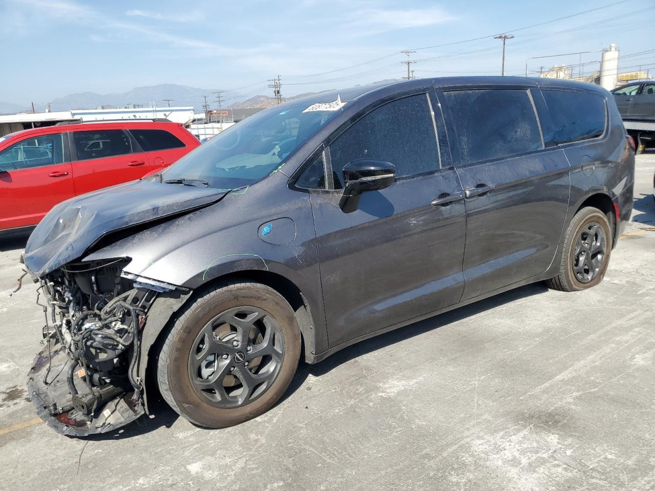 2023 Chrysler Pacifica Hybrid Limited