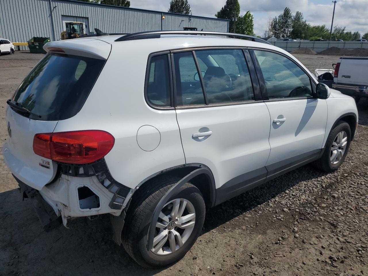 2017 Volkswagen Tiguan S - Image 3