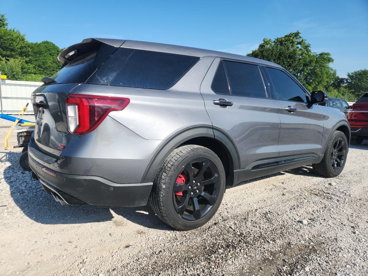2021 Ford Explorer St - Image 3