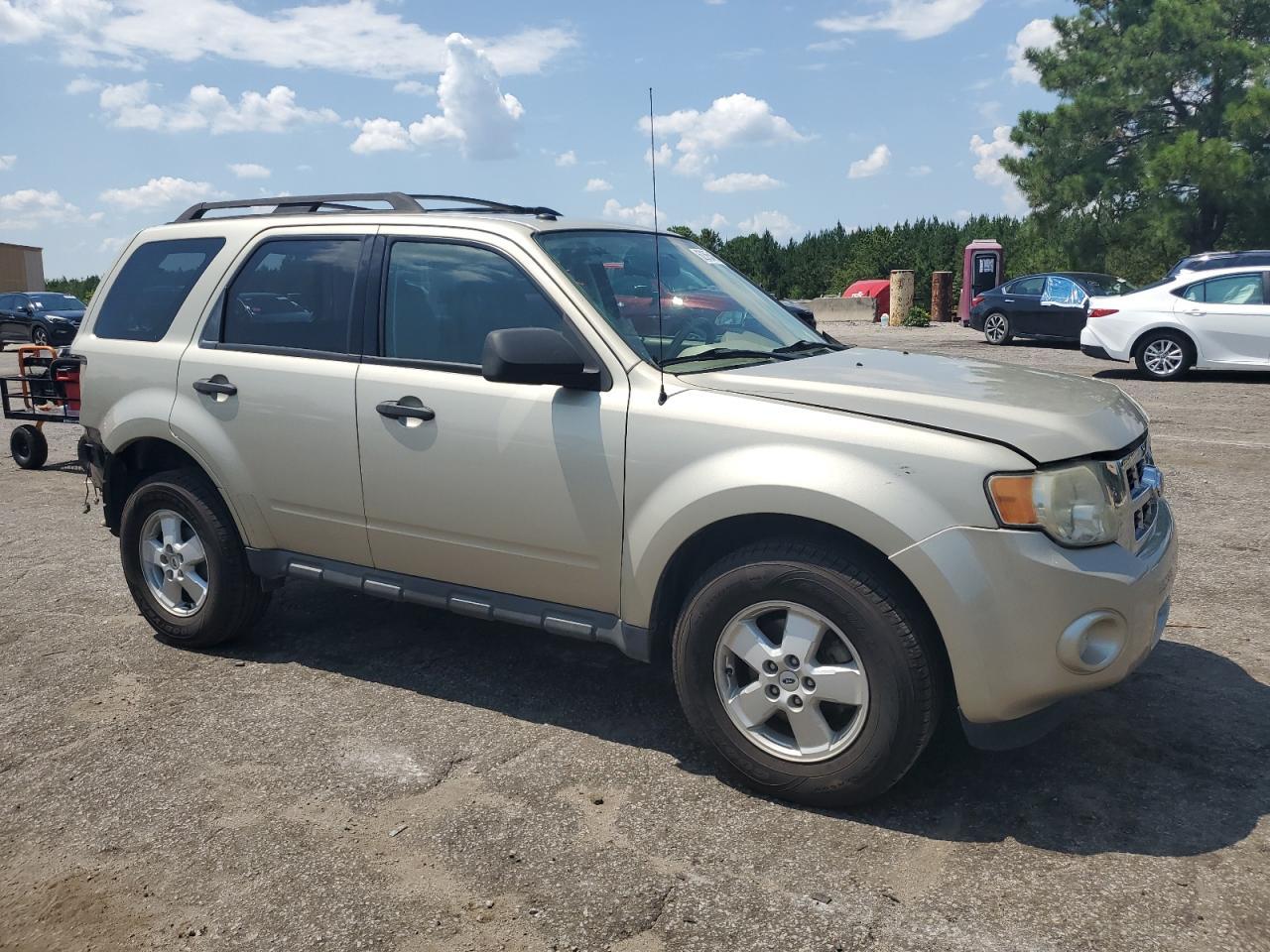 2010 Ford Escape Xlt - Image 4