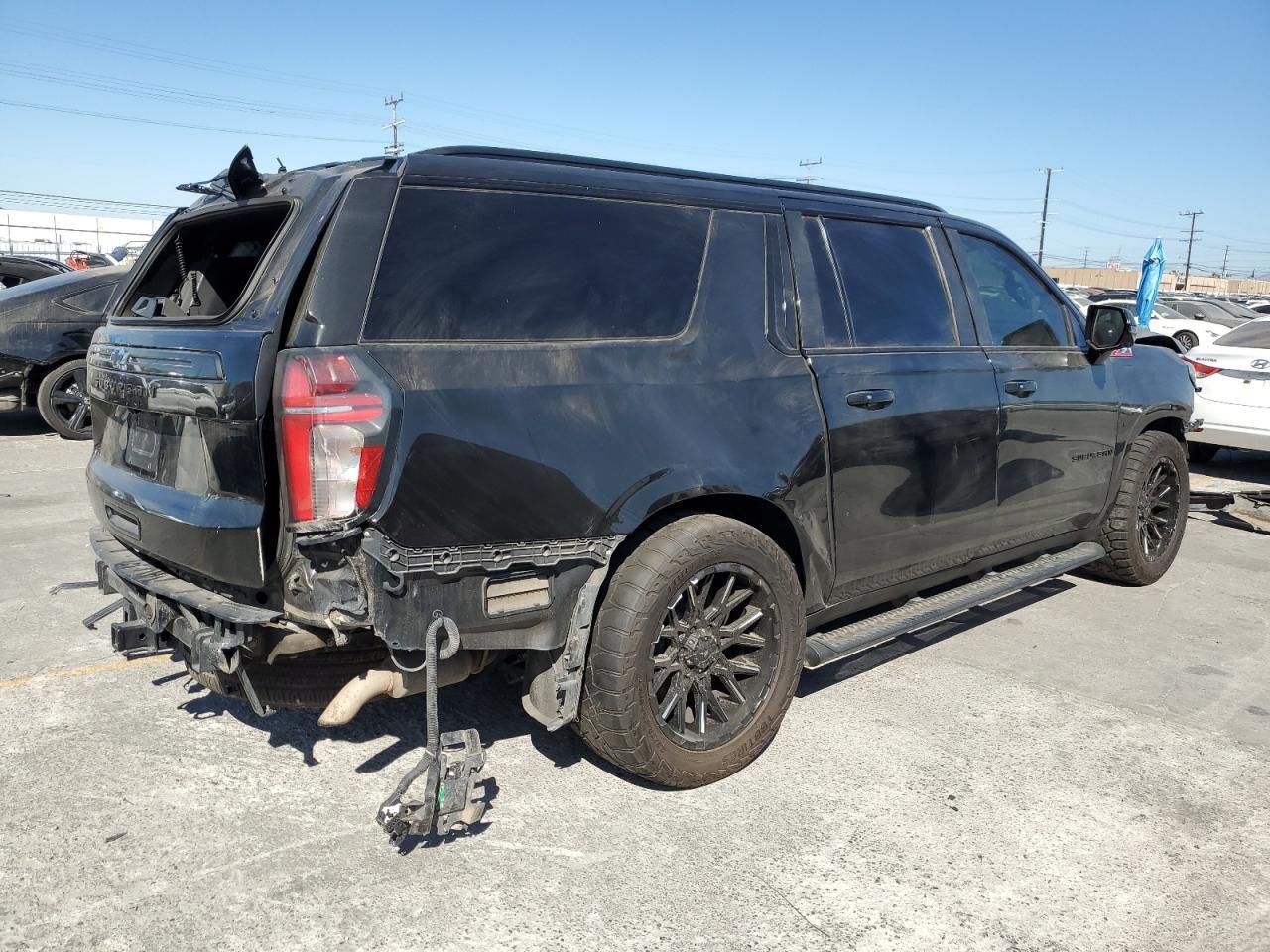 2022 Chevrolet Suburban K1500 Z71 - Image 3