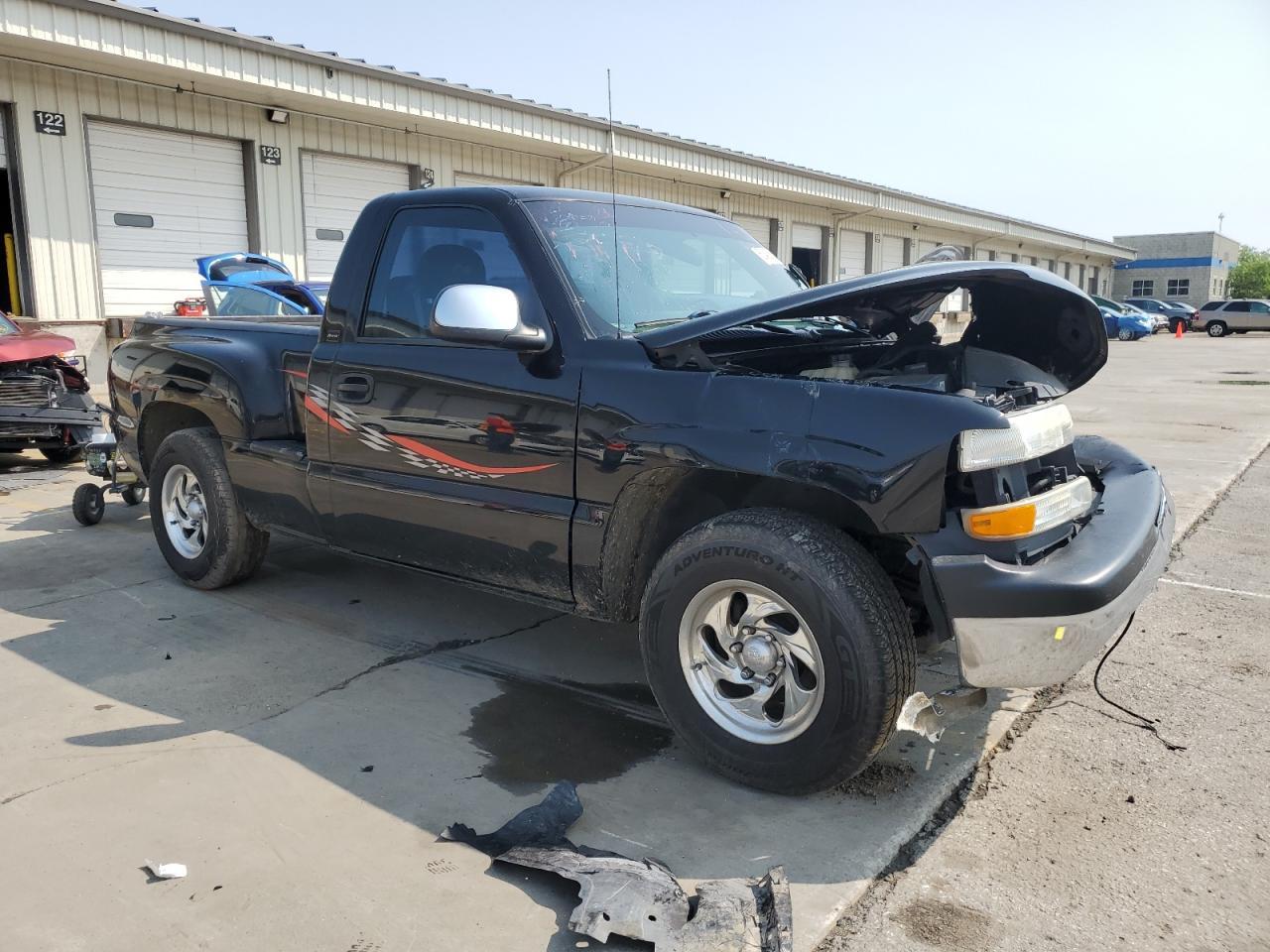 2002 Chevrolet Silverado C1500 - Image 4