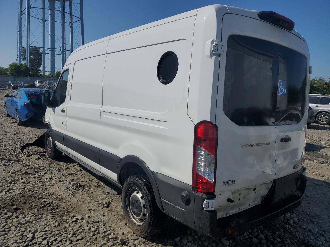 2025 Ford Transit T-250 - Фото 2