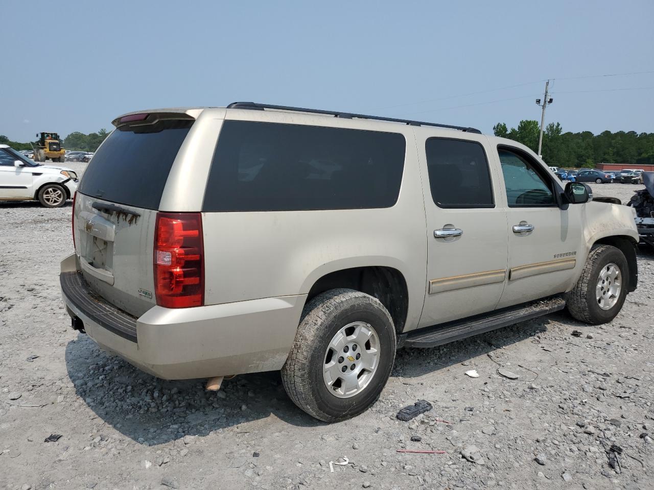 2010 Chevrolet Suburban C1500 Ls - Image 3