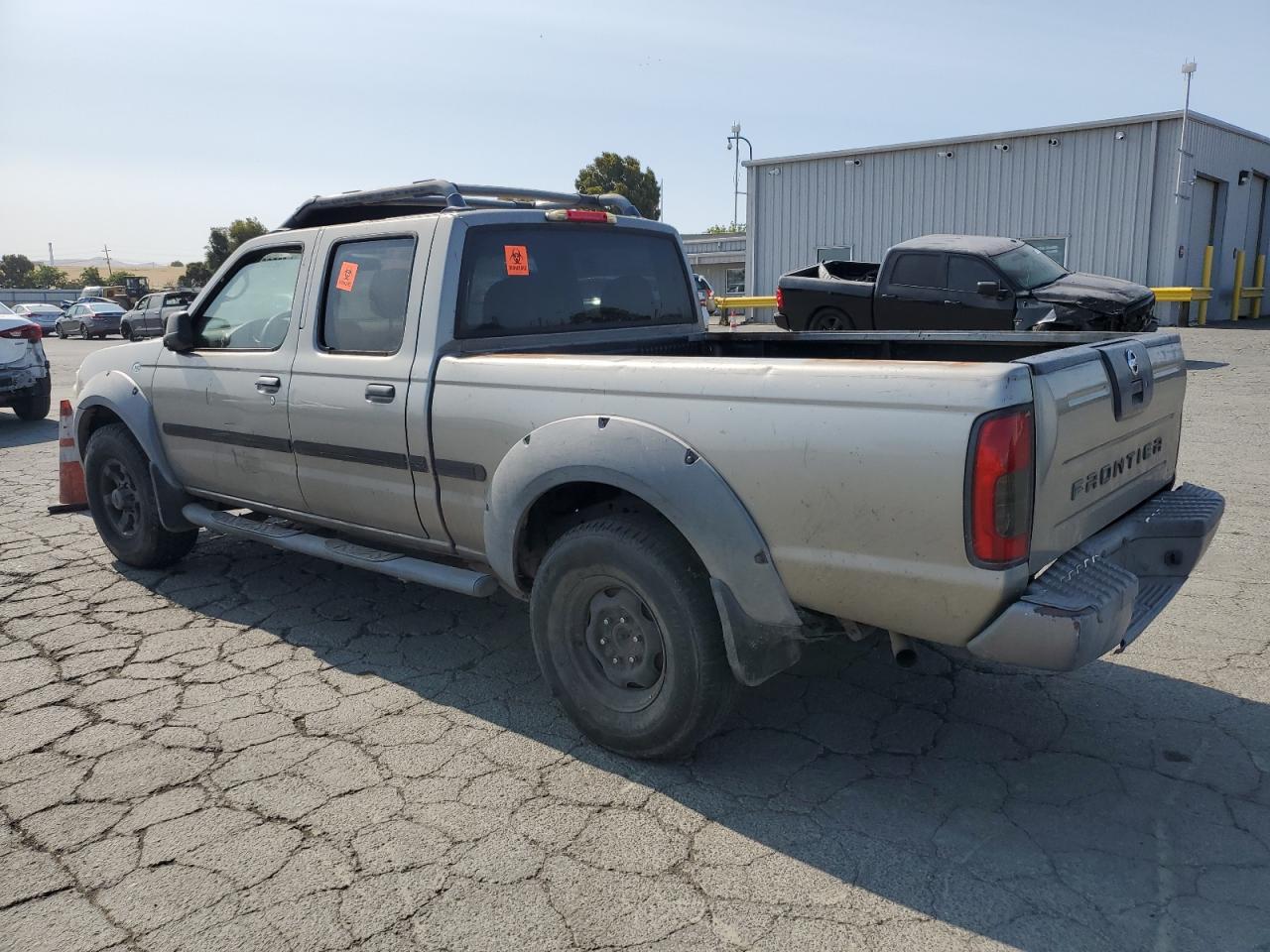 2002 Nissan Frontier Crew Cab Xe - Фото 2