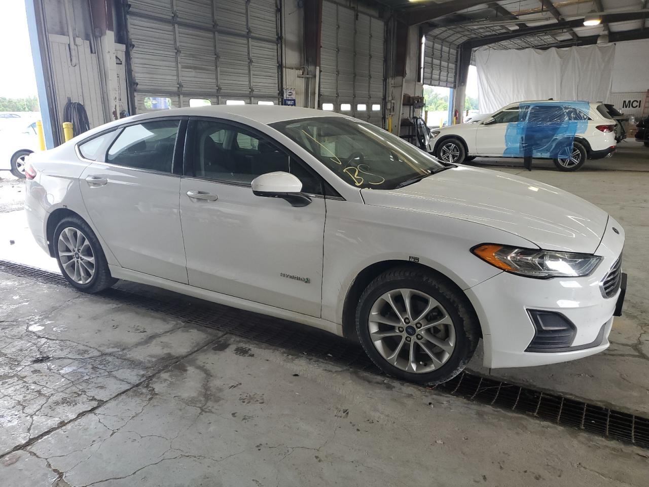 2019 Ford Fusion Se - Фото 4
